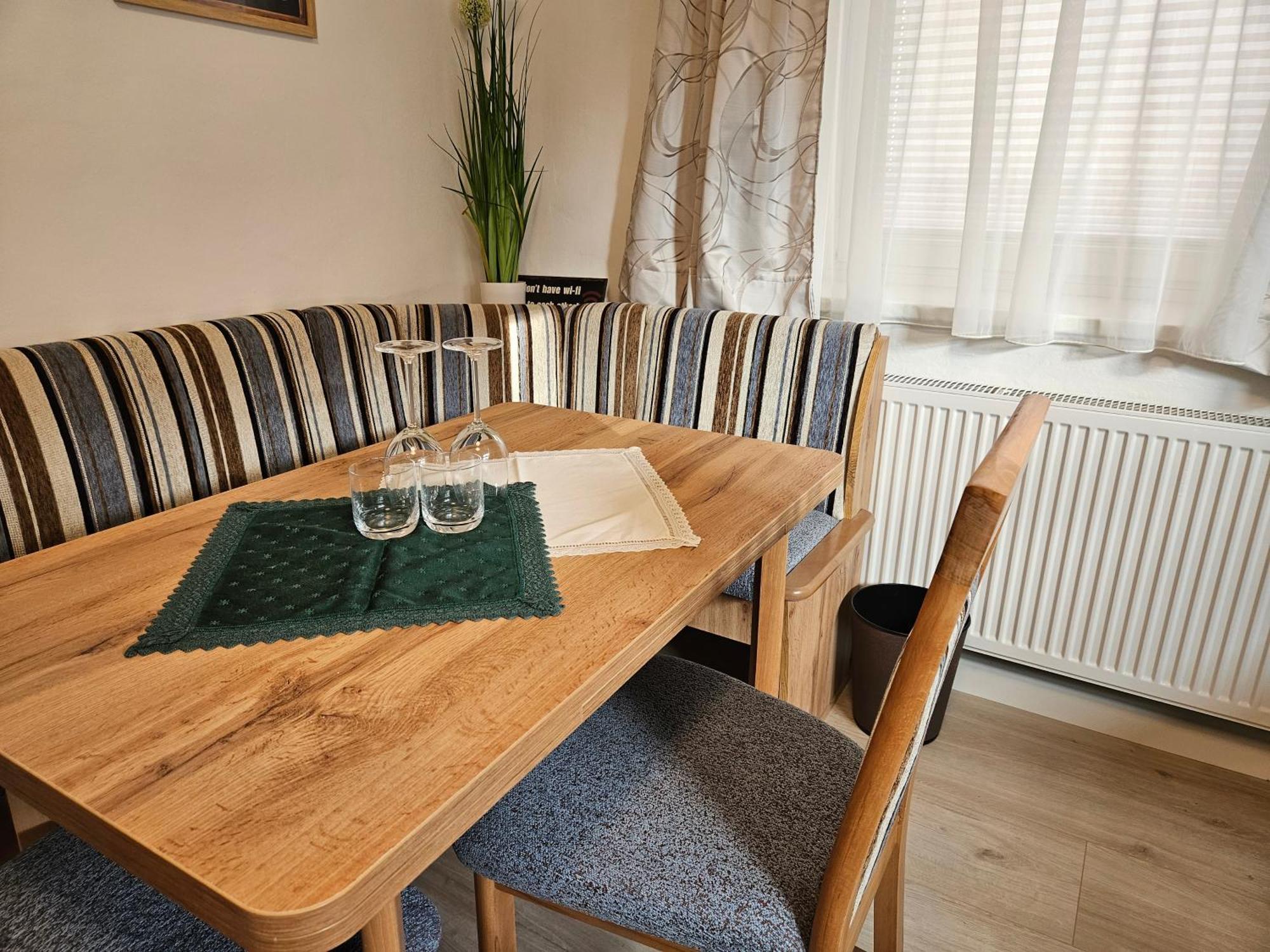 Gasthof Engelhof Gmunden Room photo